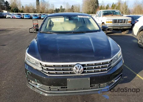 2018 Volkswagen Passat Se z USA, uszkodzony, nr VIN 1VWBA7A3XJC045693